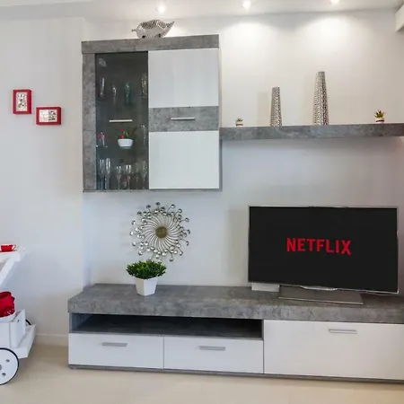 Homeforguest Harmony Park New With Sea View Apartamento